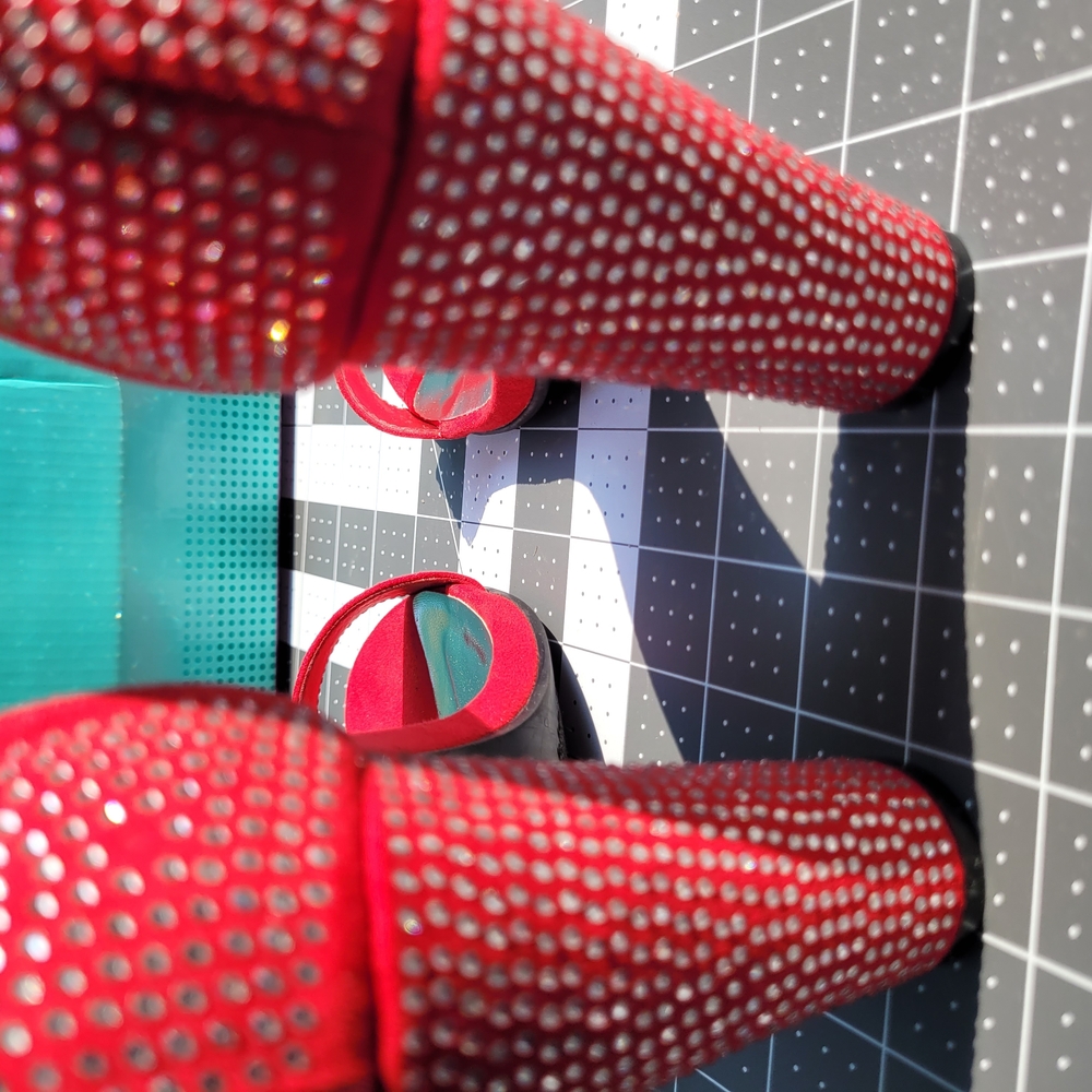 Sophia Taylor Red Heeled Shoes with Sleek Design - Picture 5 of 13